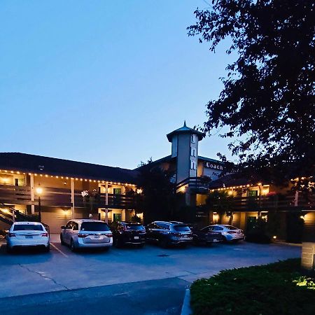 Coachman Inn Оук-Харбор Экстерьер фото