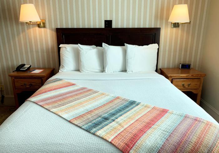 Coachman Inn Оук-Харбор Экстерьер фото
